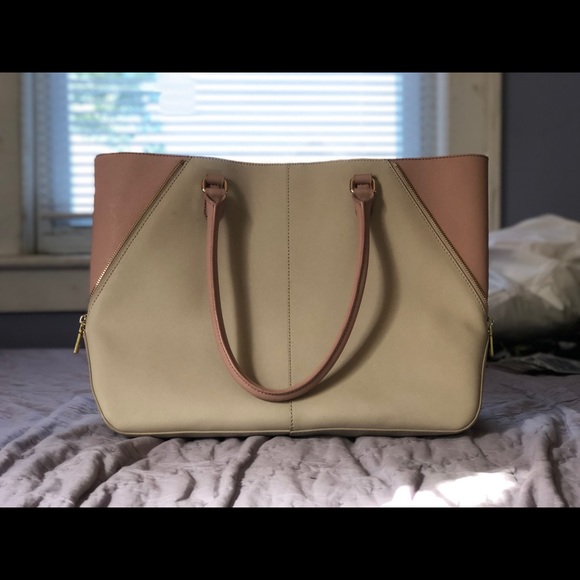 DKNY Tote Purse. Large. Excellent Condition. - Picture 2 of 6